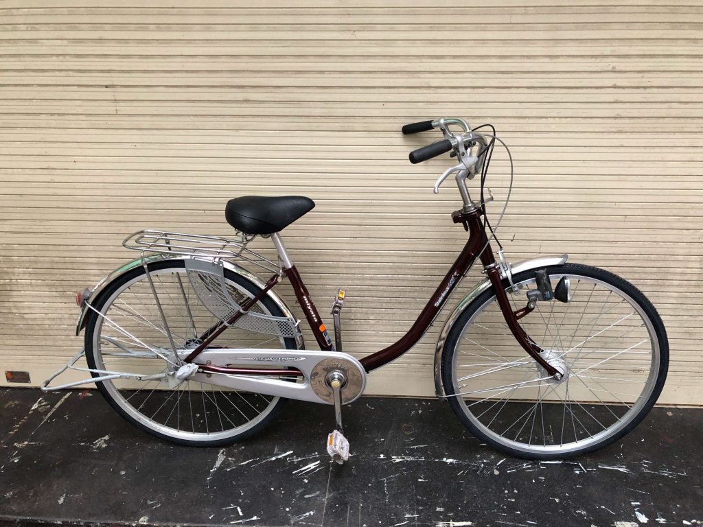Xe đạp mini nhật cũ nội địa là chiếc xe đạp mini Nhật cũ với lịch sử và giá trị đáng kể. Chiếc xe này được sản xuất tại Nhật Bản với chất lượng cực cao và thiết kế độc đáo. Nếu bạn là một người yêu thích sự cổ điển và độc đáo, hãy sở hữu ngay chiếc xe đạp mini này để trải nghiệm và khám phá thế giới một cách tinh tế và đặc biệt.